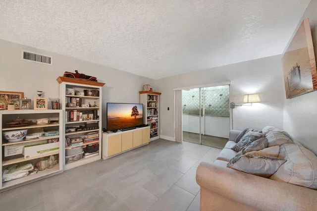 Unit 109 photo 2