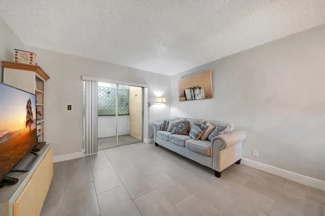 Unit 109 photo 3