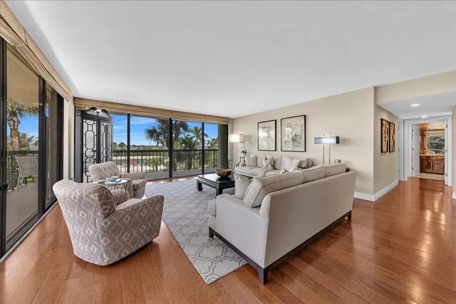 Emeraude Palm Beach Unit 201 photo 14