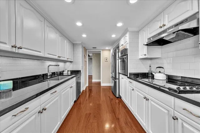 Emeraude Palm Beach Unit 201 photo 27
