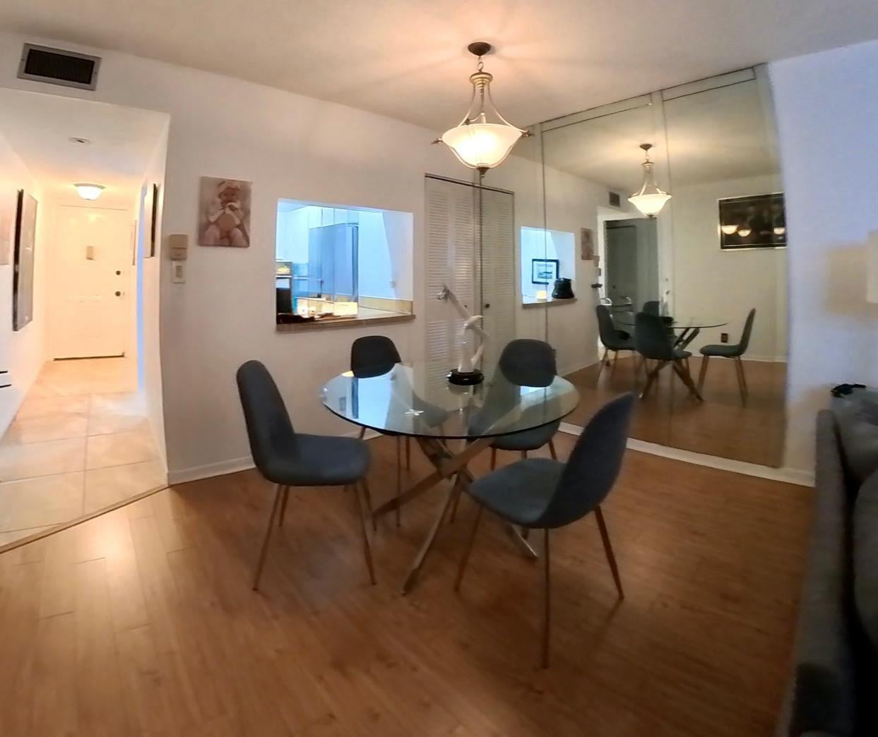Unit M202 photo 3