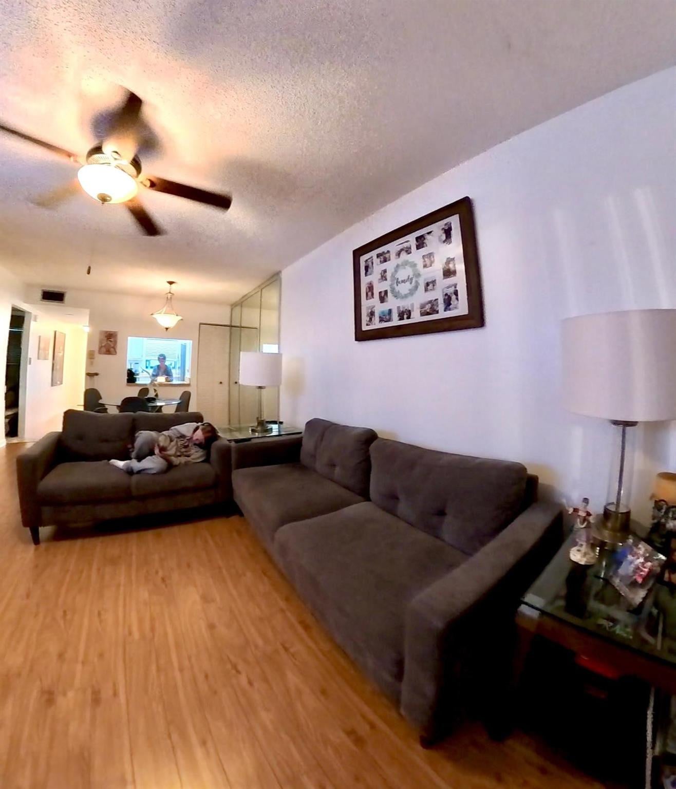 Unit M202 photo 5
