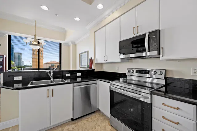 One City Plaza Unit 416 photo 11
