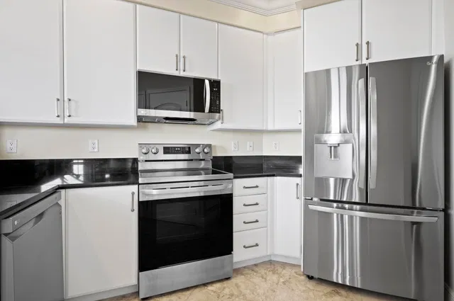 One City Plaza Unit 416 photo 13