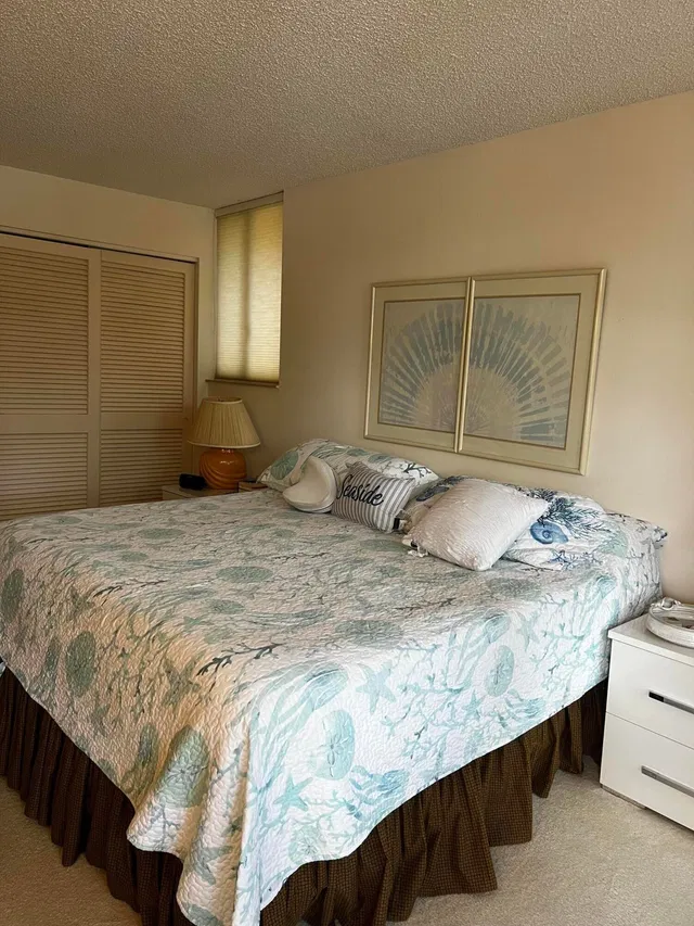 Unit 207 photo 5