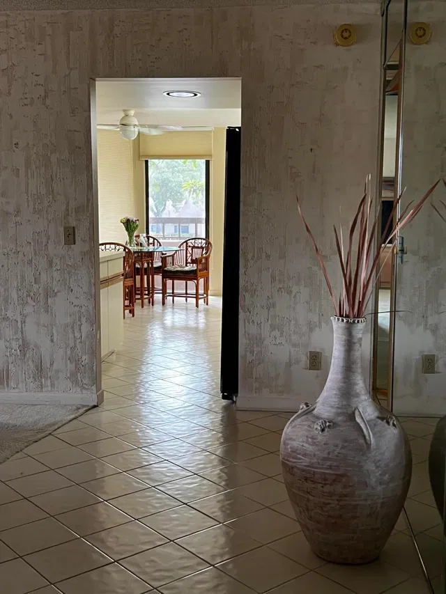 Unit 207 photo 9