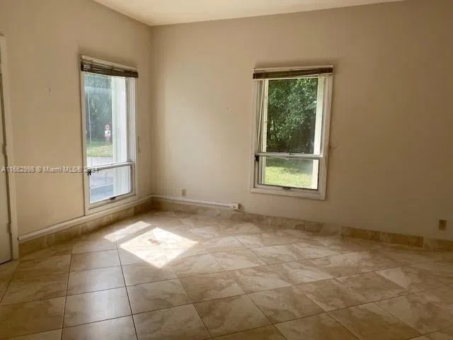 Residence photo 15