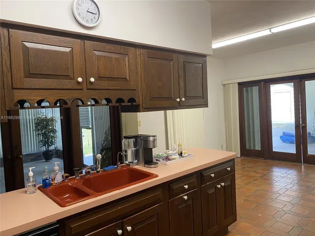 Residence photo 18