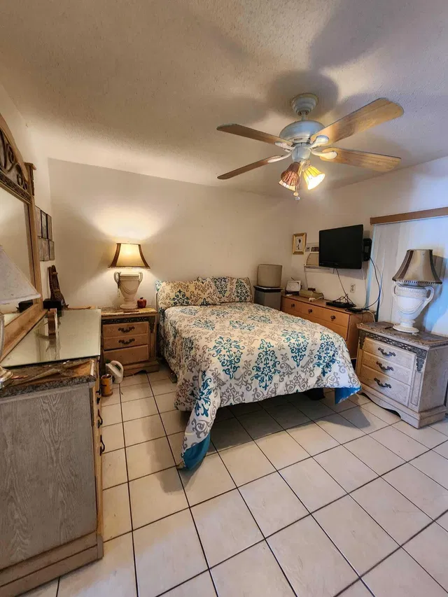  Residence photo 6
