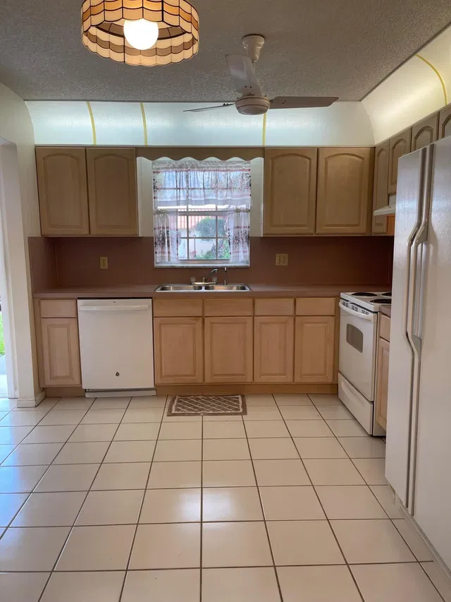  Residence photo 5