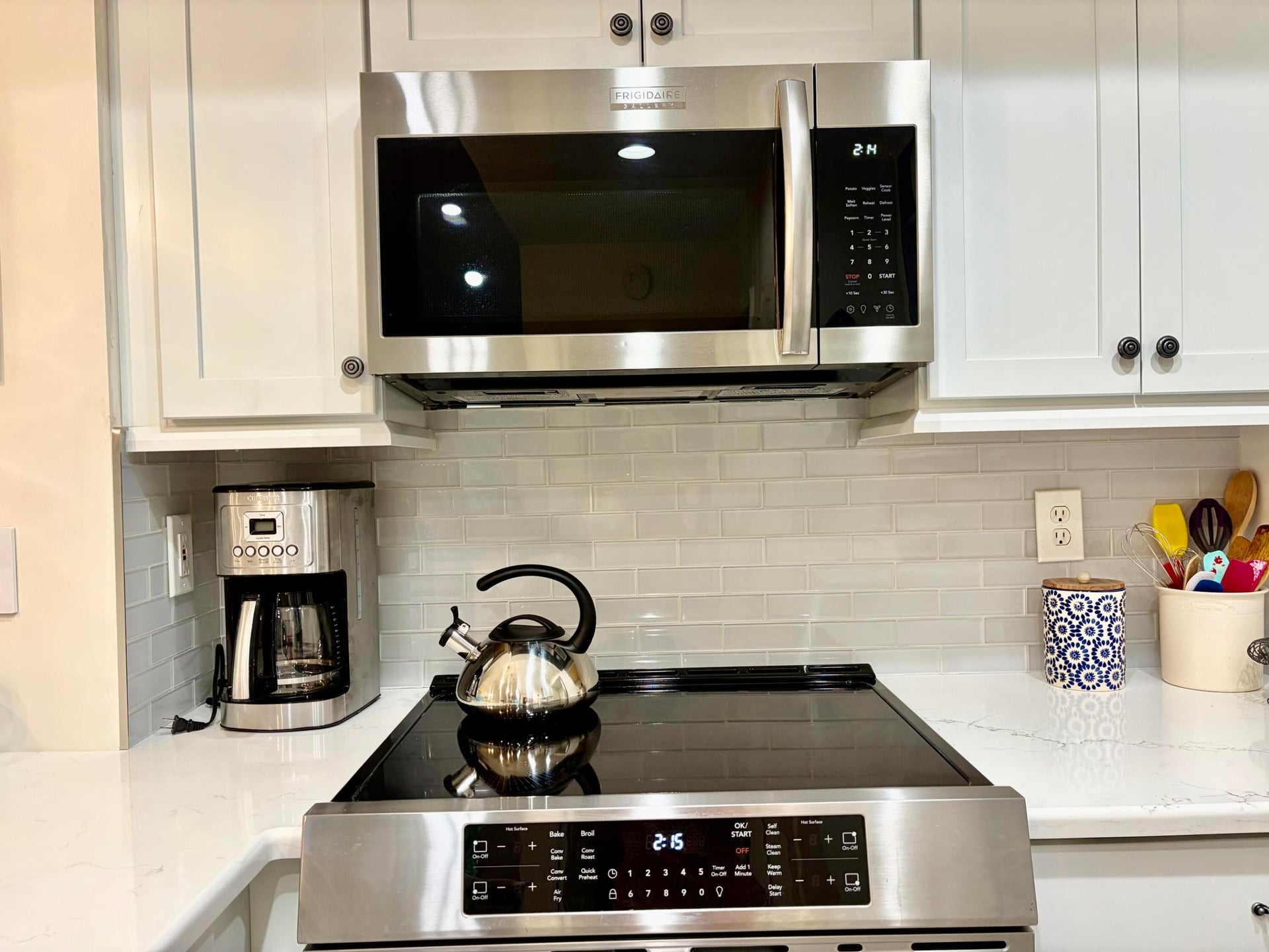Unit 2304 photo 5