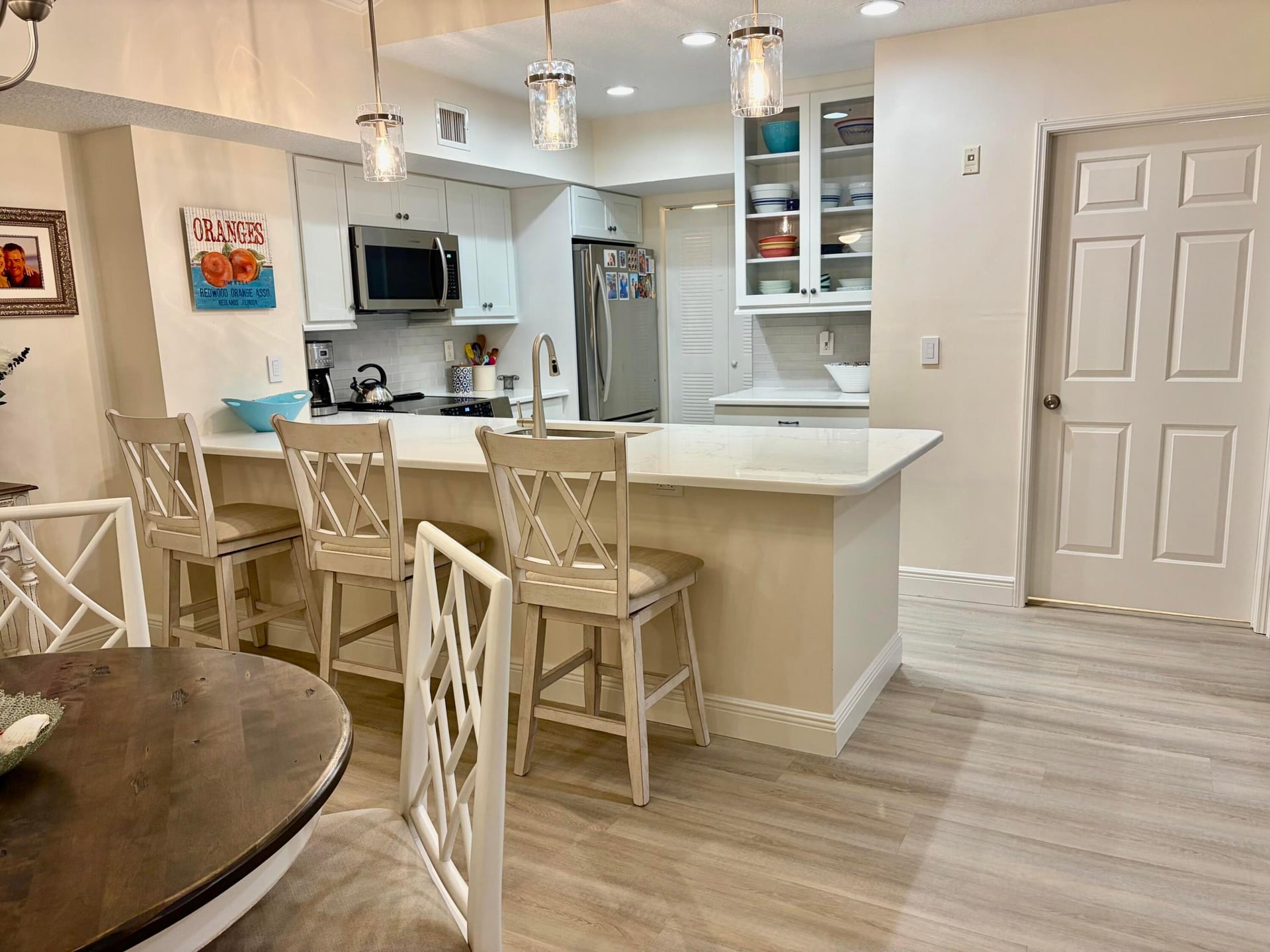 Unit 2304 photo 6