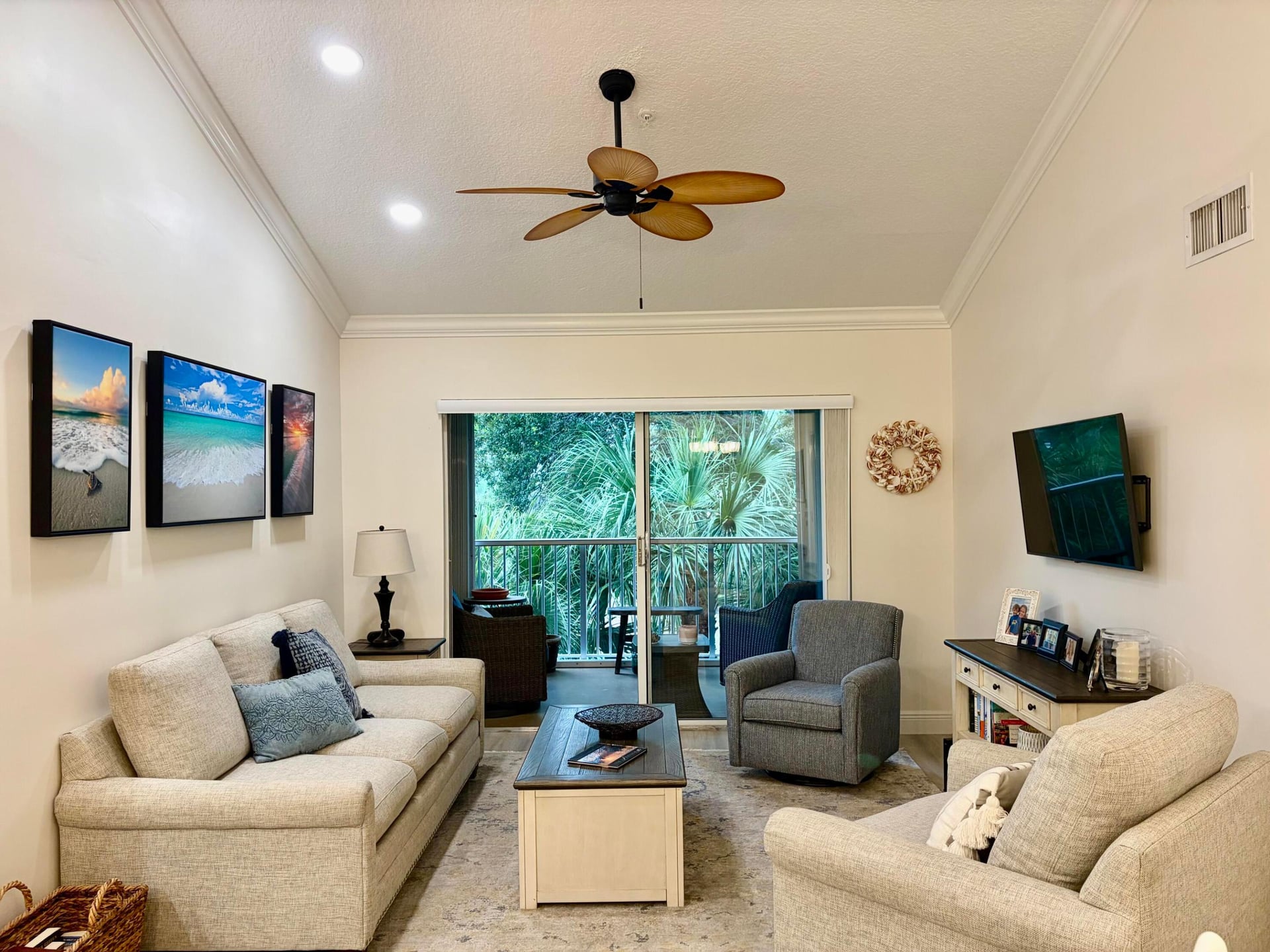 Unit 2304 photo 12