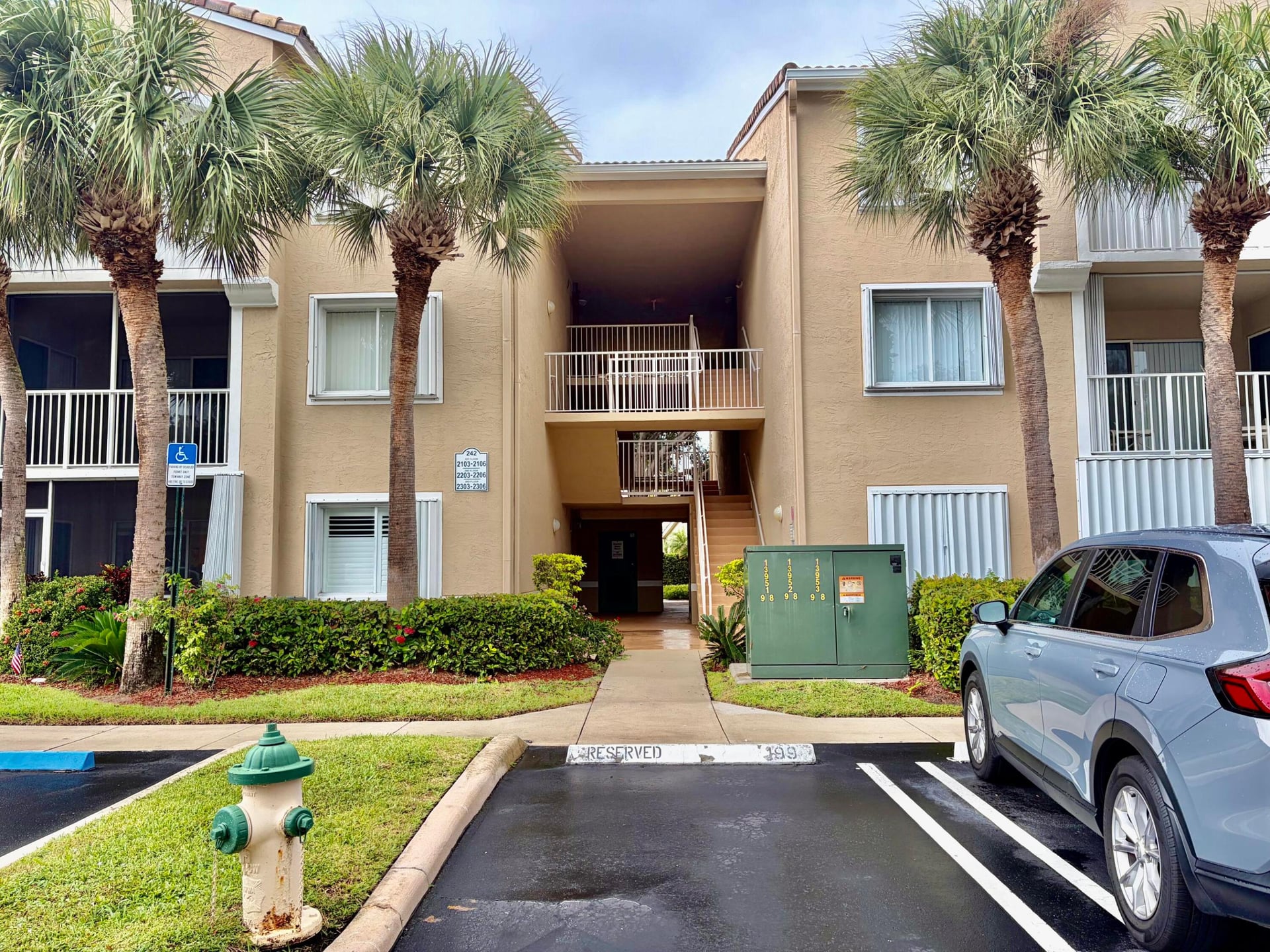 Unit 2304 photo 29