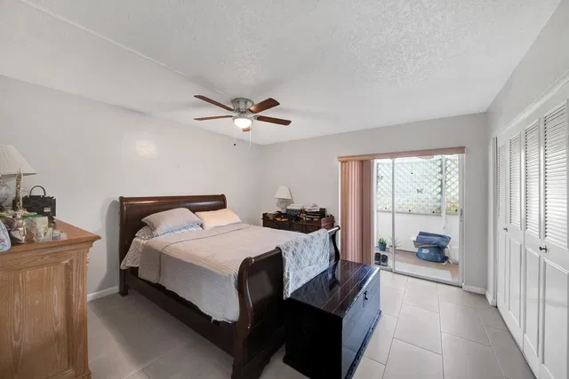 Unit 109 photo 14