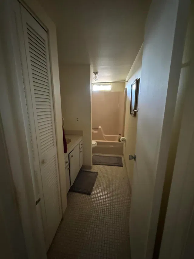 Unit 215 photo 8