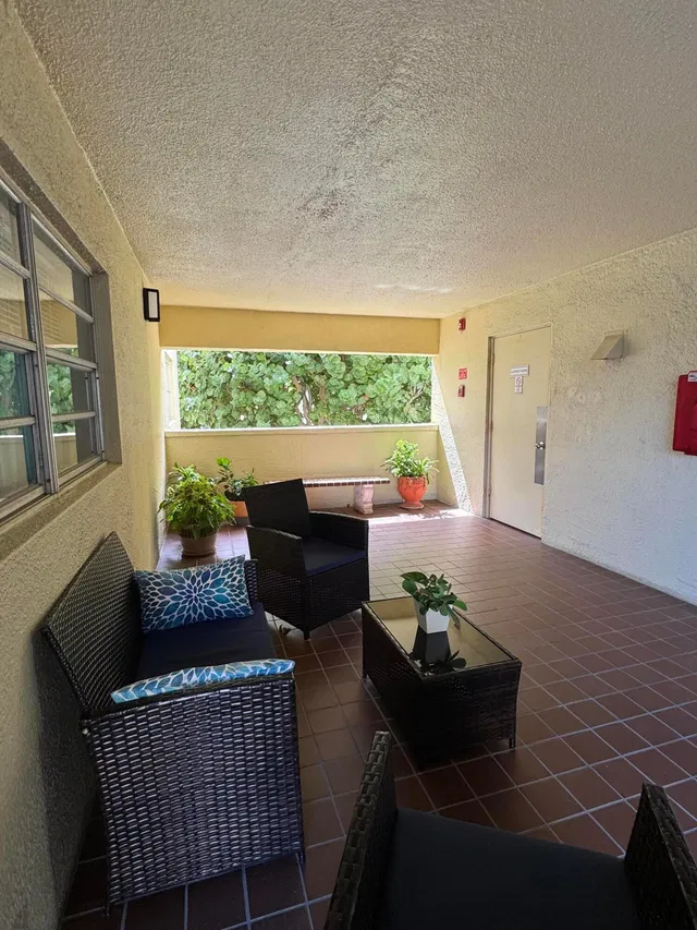 Unit 215 photo 9