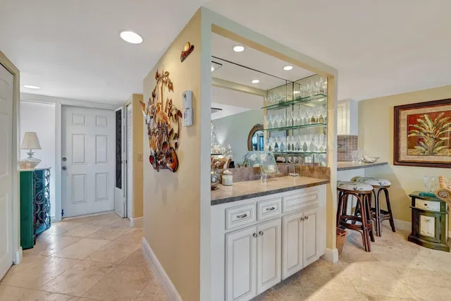Unit 402 photo 11