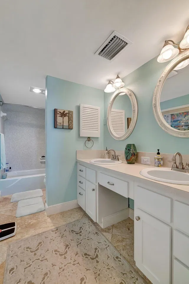Unit 402 photo 29