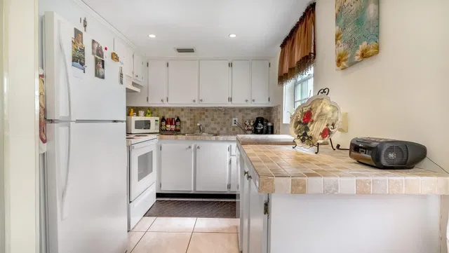 Residence photo 2