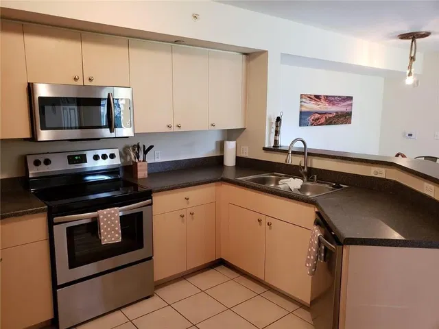 Unit 108 photo 9