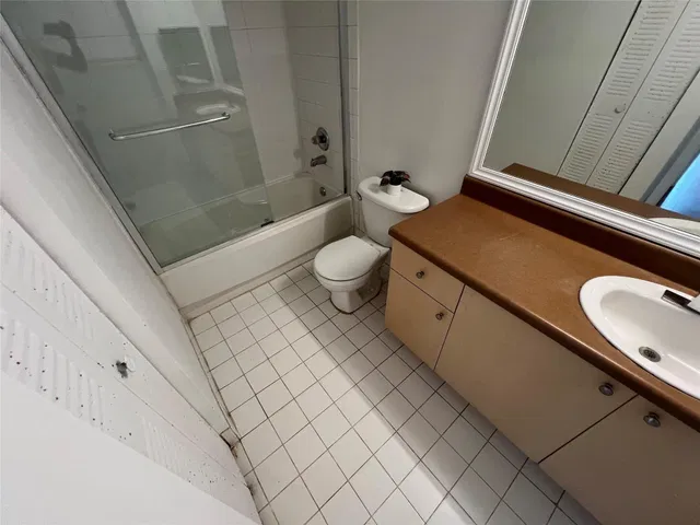 Unit 108 photo 14