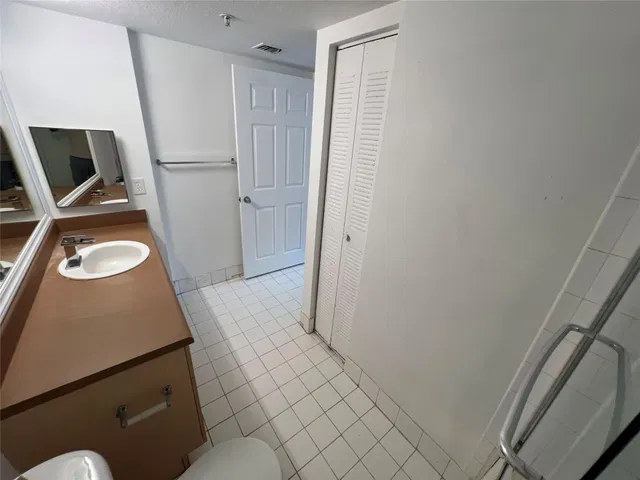 Unit 108 photo 15