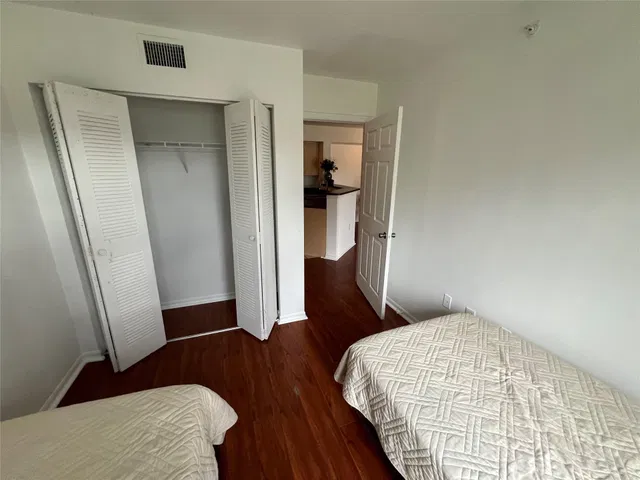 Unit 108 photo 17