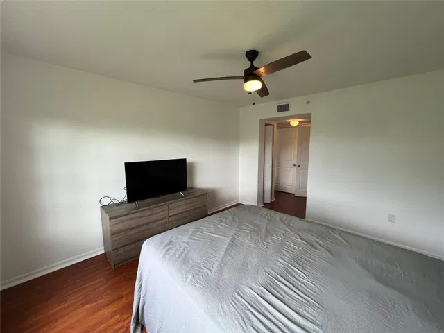 Unit 108 photo 23