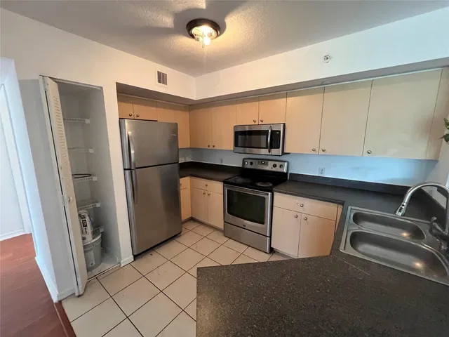 Unit 108 photo 32