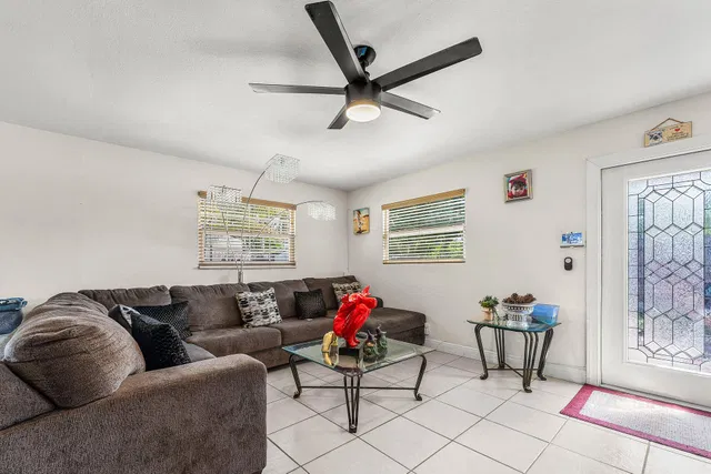  Residence photo 5