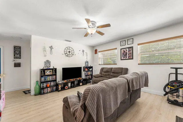  Residence photo 18