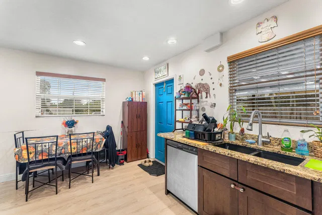  Residence photo 23