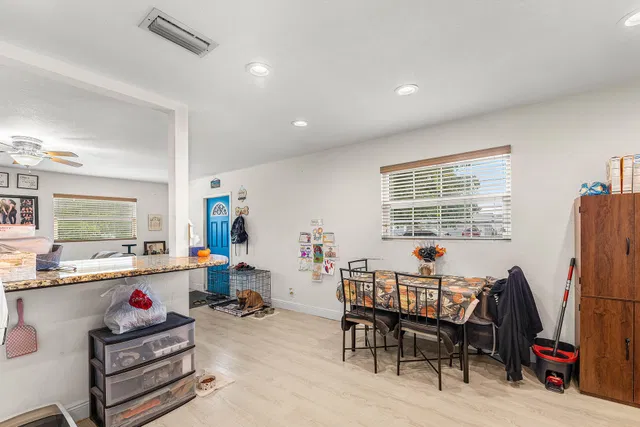  Residence photo 24