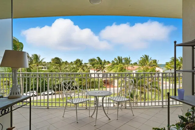 One Royal Palm Way Palm Beach Unit F4 photo 2
