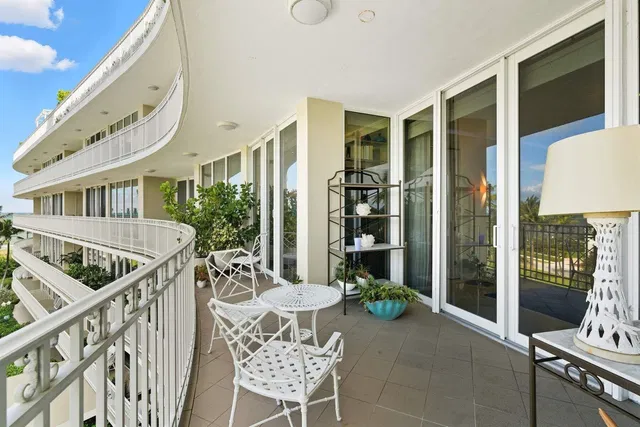 One Royal Palm Way Palm Beach Unit F4 photo 3