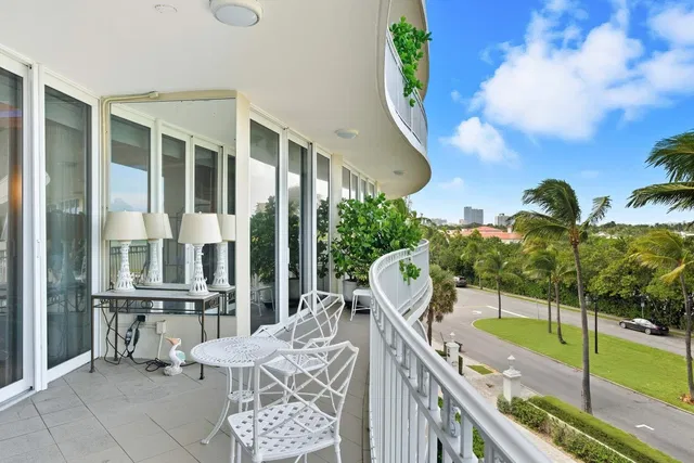 One Royal Palm Way Palm Beach Unit F4 photo 4
