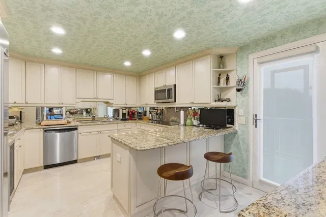 One Royal Palm Way Palm Beach Unit F4 photo 23