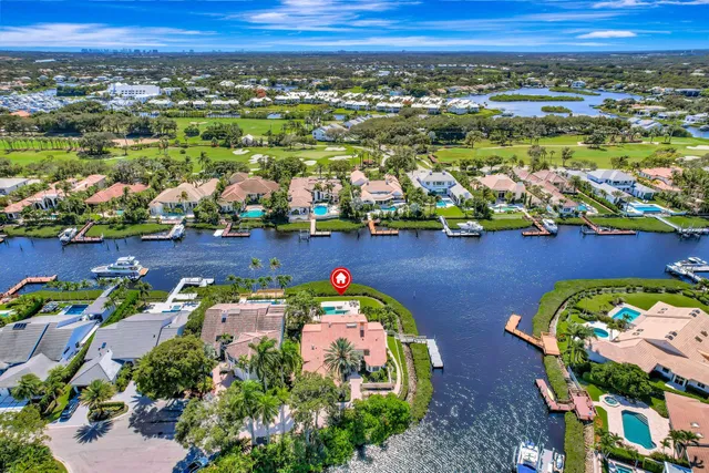 Admirals Cove Residence photo 2