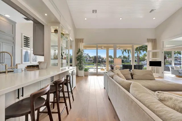 Admirals Cove Residence photo 9