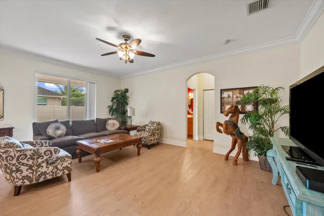 Residence photo 3