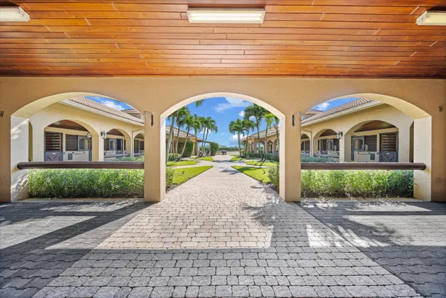  Residence photo 5