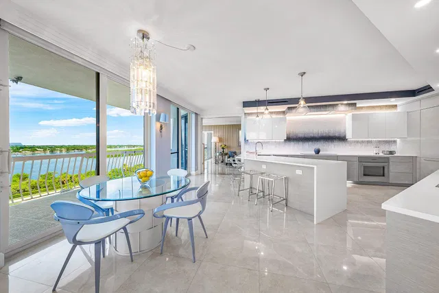 Sloan's Curve Palm Beach Unit 605n photo 6