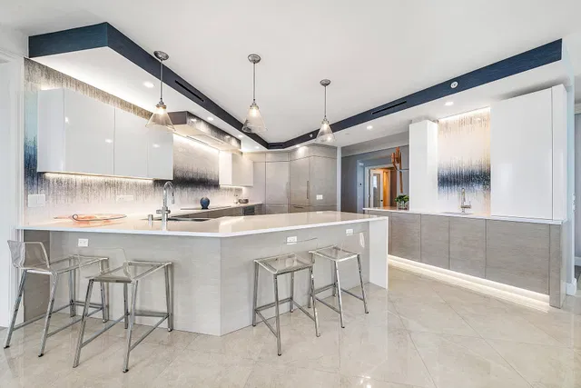Sloan's Curve Palm Beach Unit 605n photo 8