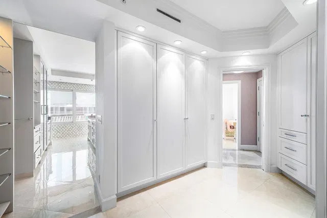 Sloan's Curve Palm Beach Unit 605n photo 17