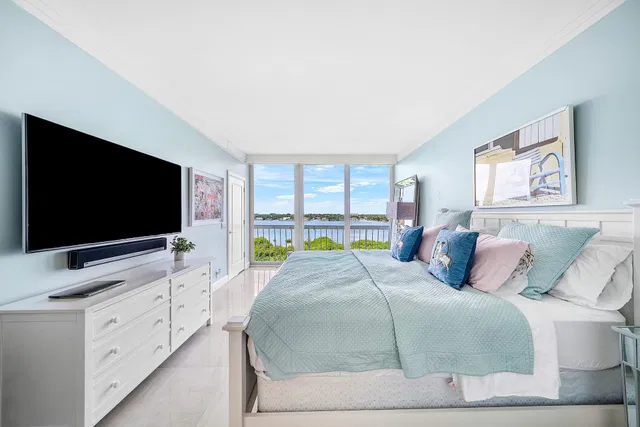 Sloan's Curve Palm Beach Unit 605n photo 21