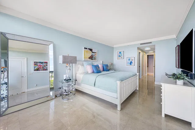 Sloan's Curve Palm Beach Unit 605n photo 22