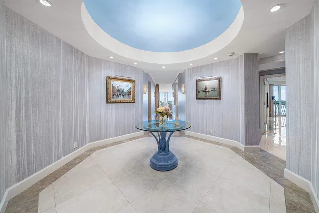 Sloan's Curve Palm Beach Unit 605n photo 26