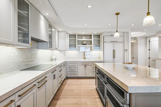 Sloan's Curve Palm Beach Unit 503s photo 6