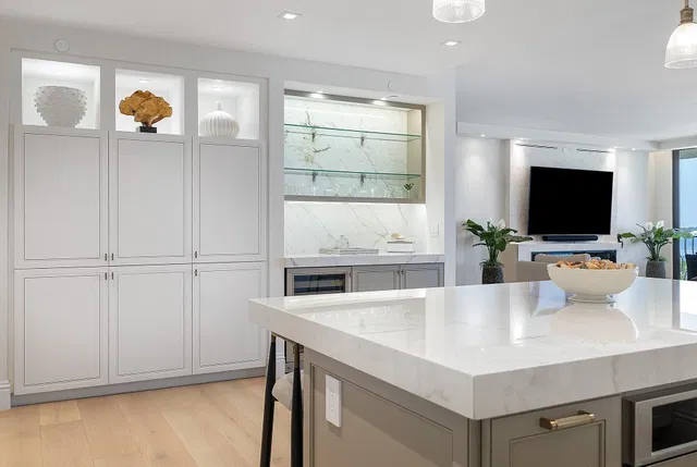 Sloan's Curve Palm Beach Unit 503s photo 7